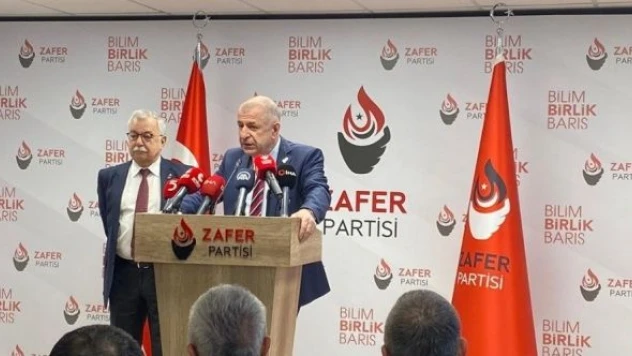 CHP'li Bakan Zafer Partisi'ne katıldı