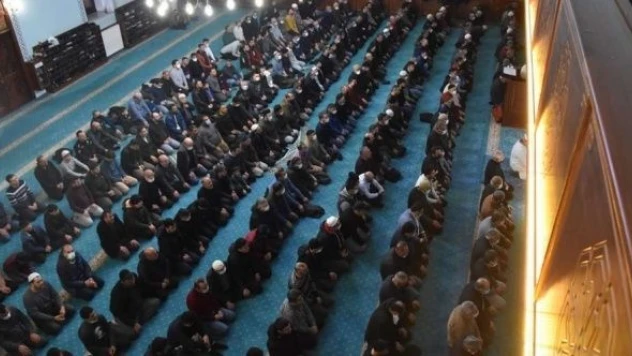 3 ilde ilk teravih namazı kılındı