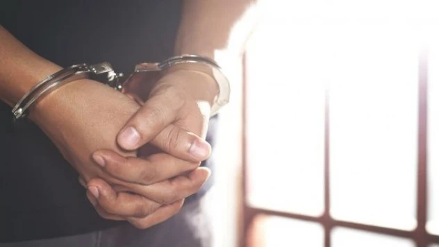 Firari hükümlüler kıskıvrak yakalandı