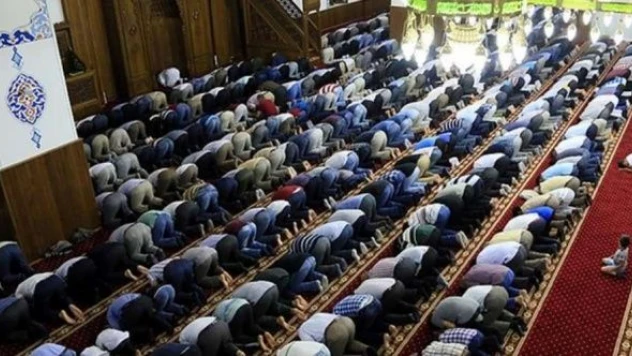 İlk teravih ne zaman, saat kaçta?