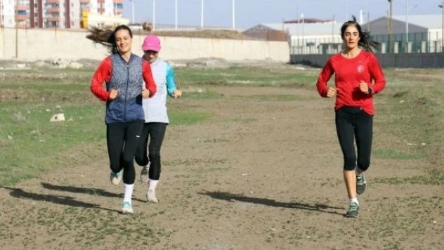 Kadın milli atletler Paris 2024 Yaz Olimpiyat Oyunlarına Ağrı'da hazırlanıyor