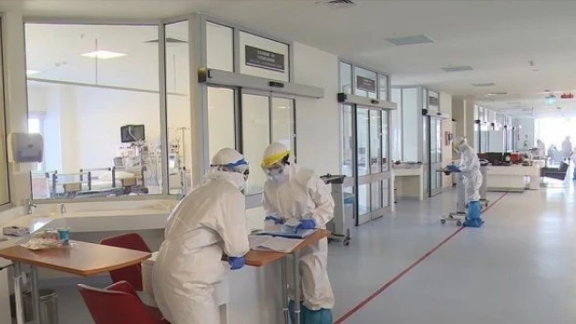 Koronavirüs Bilim Kurulu Üyesi: &quotKovid-19'da pandemi bitti, endemi başladı&quot