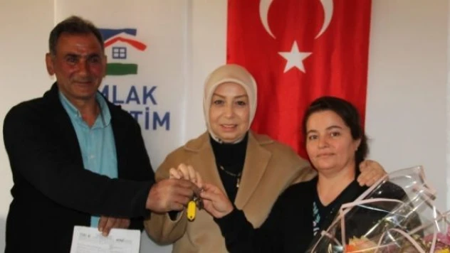 499 deprem konutu sahiplerini buldu