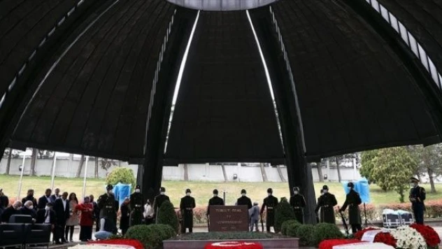 Sekizinci Cumhurbaşkanı Özal için İstanbul'da anıldı