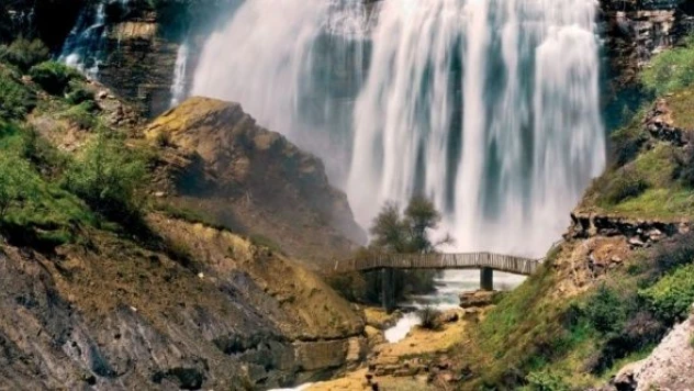 Tortum Şelalesi kuruyor iddiaları yalanlandı!