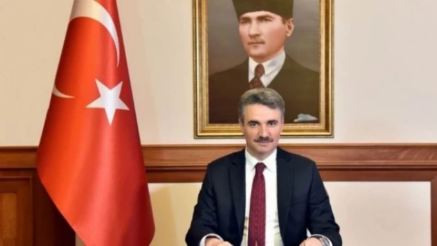 Vali Baruş, vefatının 29. yılında 8. Cumhurbaşkanı Turgut Özal'ı andı