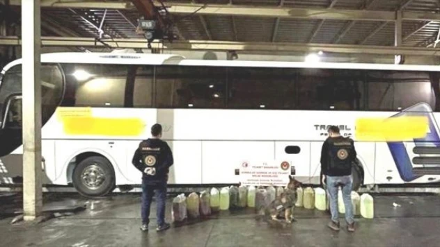 Yolcu otobüsünde sıvı metamfetamin yakalandı