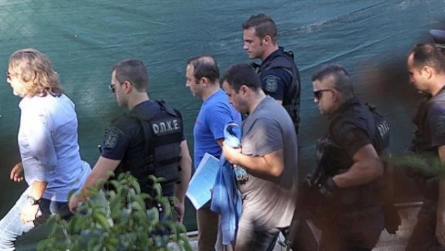 Yunanistan FETÖ'cü askerleri kaçırdı