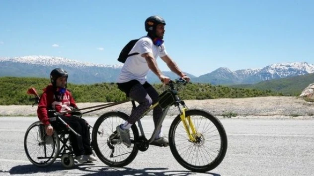 Beden eğitimi öğretmeninden alkışlık davranış