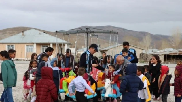 Çaldıran Belediyesi'nden çocuklara sevindiren jest!