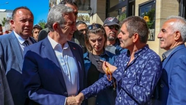 CHP'li belediyelerden Van çıkarması