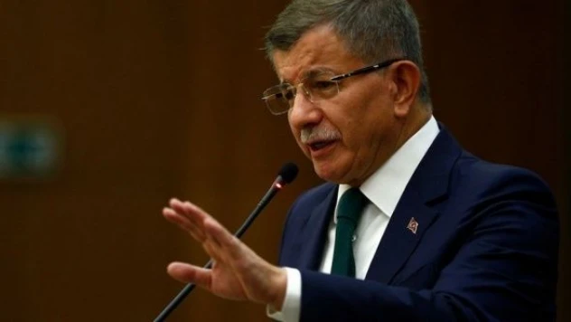Davutoğlu: &quotAnadilde konuşma ve eğitim hakkı tartışma konusu yapılamaz&quot