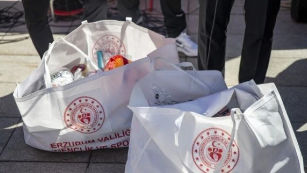 Erzurum'da bir tır spor malzemesi dağıtıldı