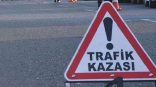 Feci kaza: otomobil beton mikseriyle çarpıştı