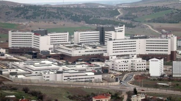 Fethi Sekin Şehir Hastanesi'nde mesai sonrası da poliklinik hizmeti verilecek