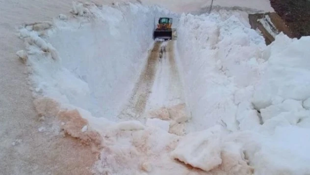 Hakkari'de Mayıs ayında 7 metre kar
