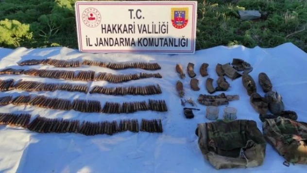 Hakkari'de patlayıcı ve mühimmat ele geçirildi!