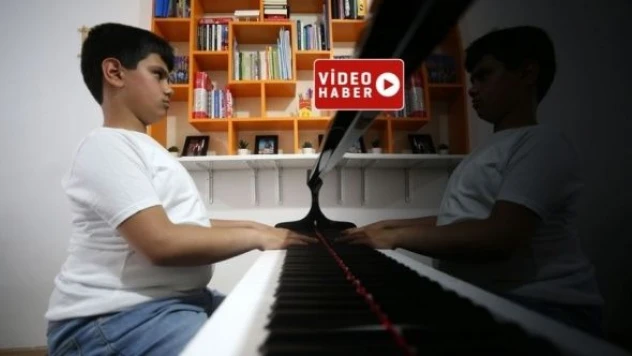 'Kusursuz kulak' Bager, Erdoğan'ın gönderdiği piyanoyla beste yapıyor