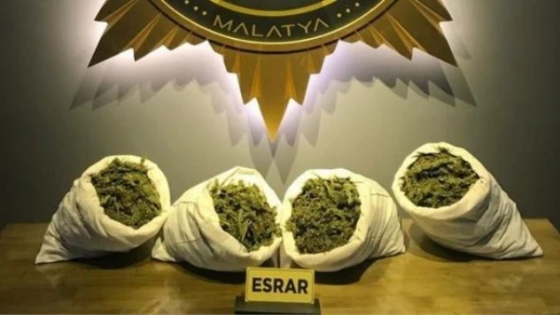 Malatya'da kamyonda 9 kilo 435 gram esrar ele geçirildi