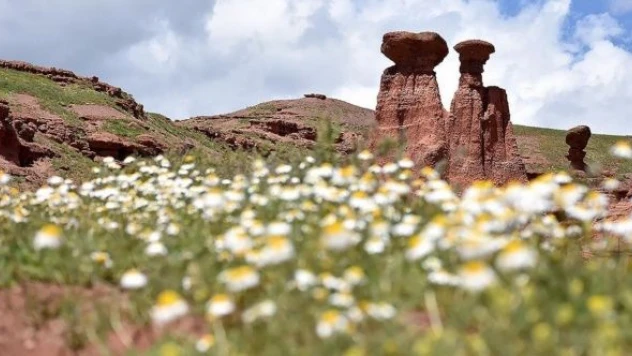 Narman Peribacaları ziyaretçilerini bekliyor