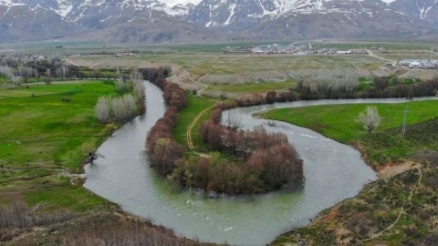 Ovacık'ta iki mevsimin güzelliği yaşanıyor