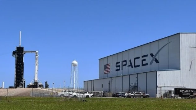 SpaceX, uzaya 53 Starlink uydusu fırlattı