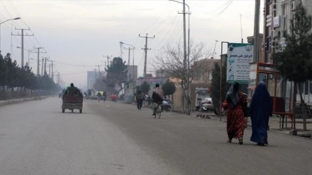Taliban kadınlara çarşaf giyme zorunluluğu getirdi
