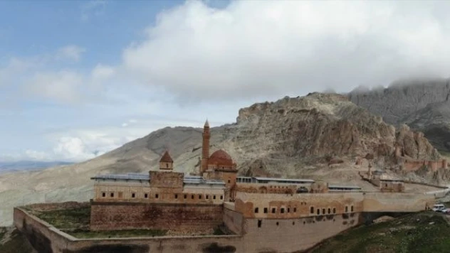 İshak Paşa Sarayı saat 19.00'a kadar açık kalacak