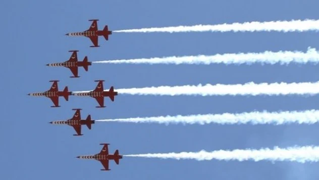 Türk Yıldızları Erzincan'da nefes kesti