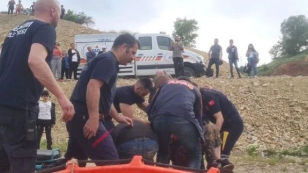 Uçurumdan yuvarlanan yaşlı kadını AFAD ekipleri kurtardı