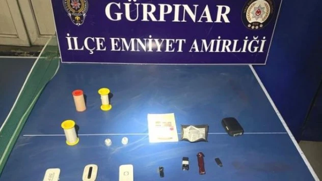 Uyanıklar kopya düzeneğini maskeye gizlemiş