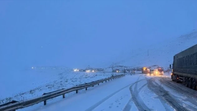 Van'da Güzeldere Geçidi trafiğe kapatıldı
