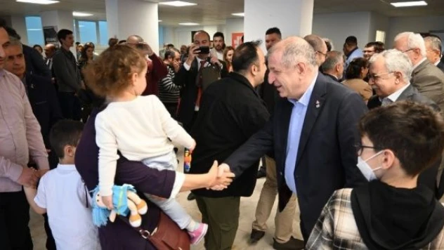 Zafer Partisi Genel Merkezi'nde bayramlaşma düzenlendi