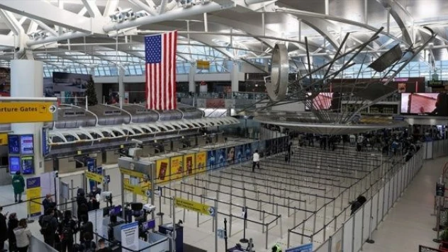 Bin 500 uçak seferi iptal edildi