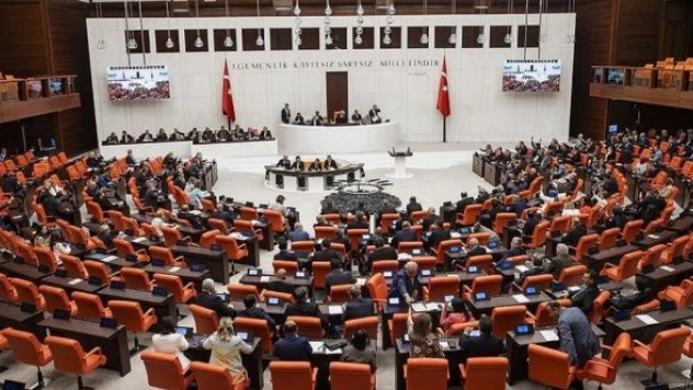 Bedelli askerlik düzenlemesini de içeren kanun teklifi TBMM Genel Kurulunda kabul edildi