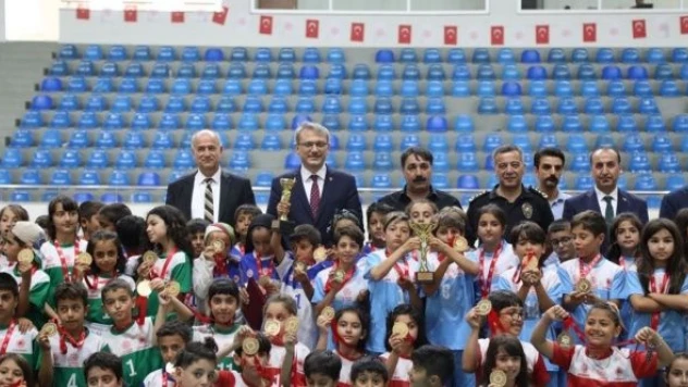 Bingöl'de Geleneksel Çocuk Oyunları Ligi sona erdi