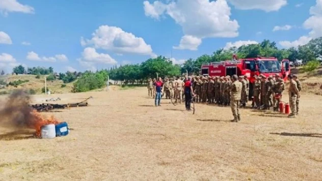 Bingöl'de jandarmaya yangın söndürme eğitimi verildi
