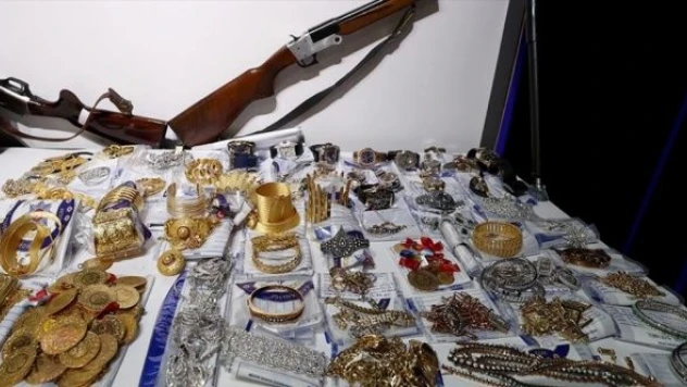 8 bin 690 banka hesabı ile bir özel uçağa el konuldu!