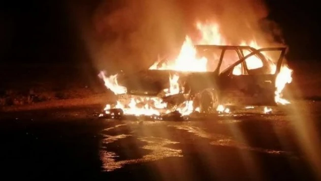 Erzincan'da seyir halindeki otomobil  küle döndü!