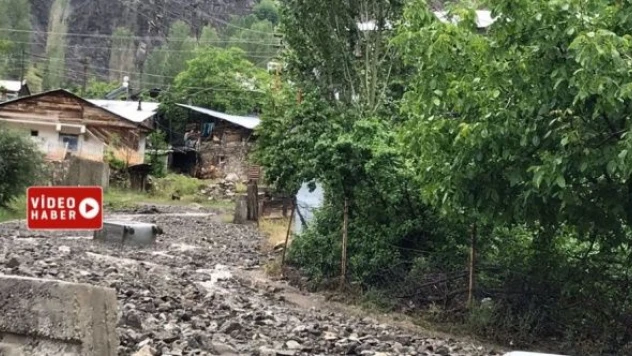 Erzurum da sağanağa teslim oldu