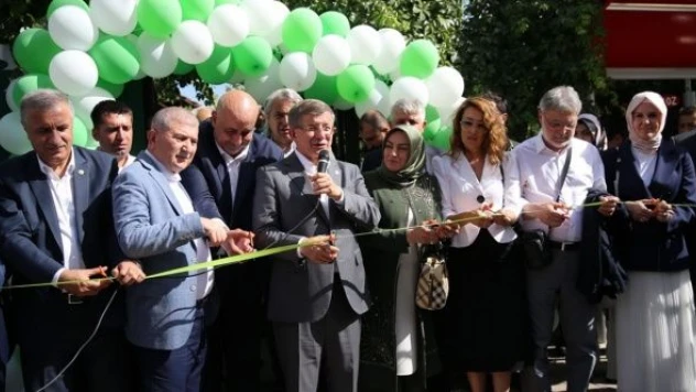 Gelecek Partisi Genel Başkanı Davutoğlu, Malatya'da temaslarda bulundu