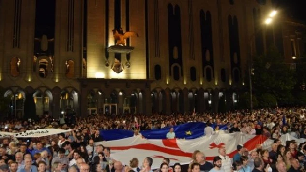 Gürcistan'da halk, ayaklandı