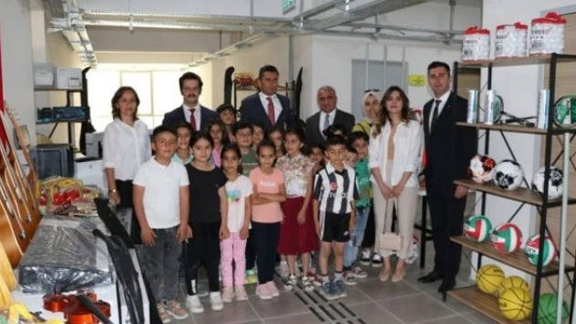 Hakkari'de 70 okula malzeme desteği!