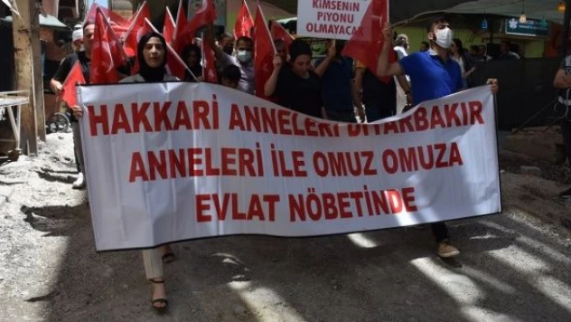 Hakkari'de evlat nöbeti devam ediyor