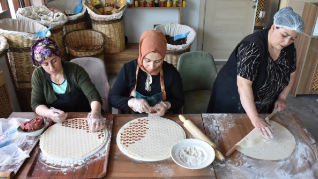 Hakkari'de yöresel ürünler görücüye çıktı!