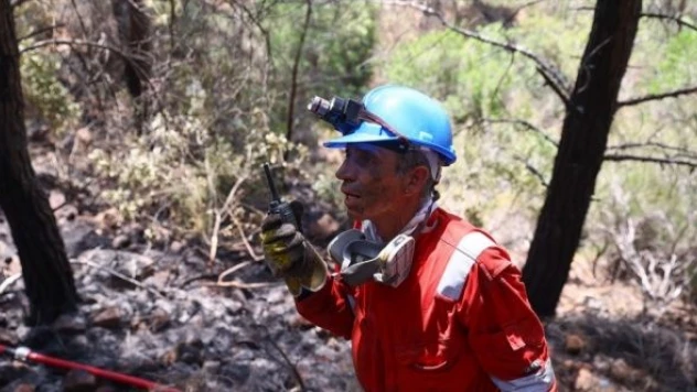 Marmaris'teki söndürme çalışmalarına gönüllülerden destek!