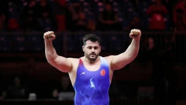 Rıza Kayaalp'ten İtalya'dan altın madalya ile döndü