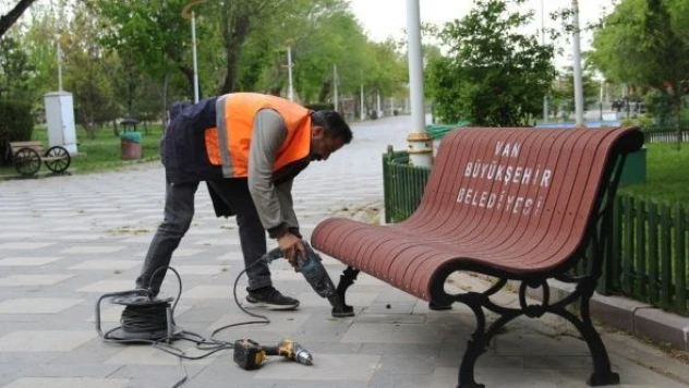 Van'da 16 parkta onarım çalışması başlatıldı
