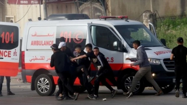 Yahudi yerleşimciler Filistinlilerin aracını yaktı