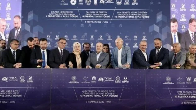 Bakan Varank Van'da 22 fabrikanın toplu açılışına katıldı
